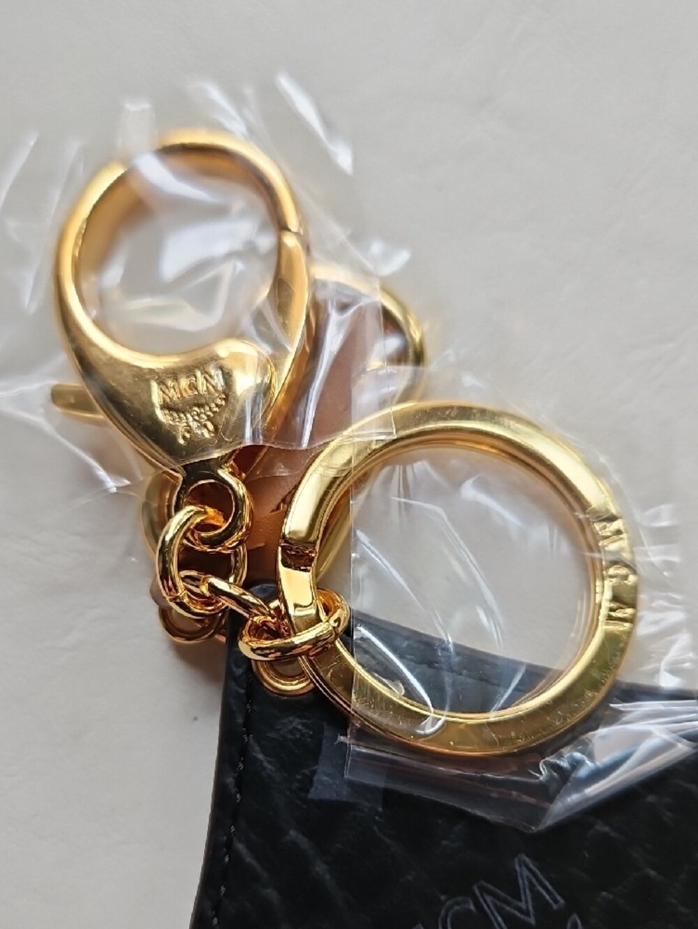 MCM BICOLOR DIAMOND KEY CHAIN - Picture 7 of 12